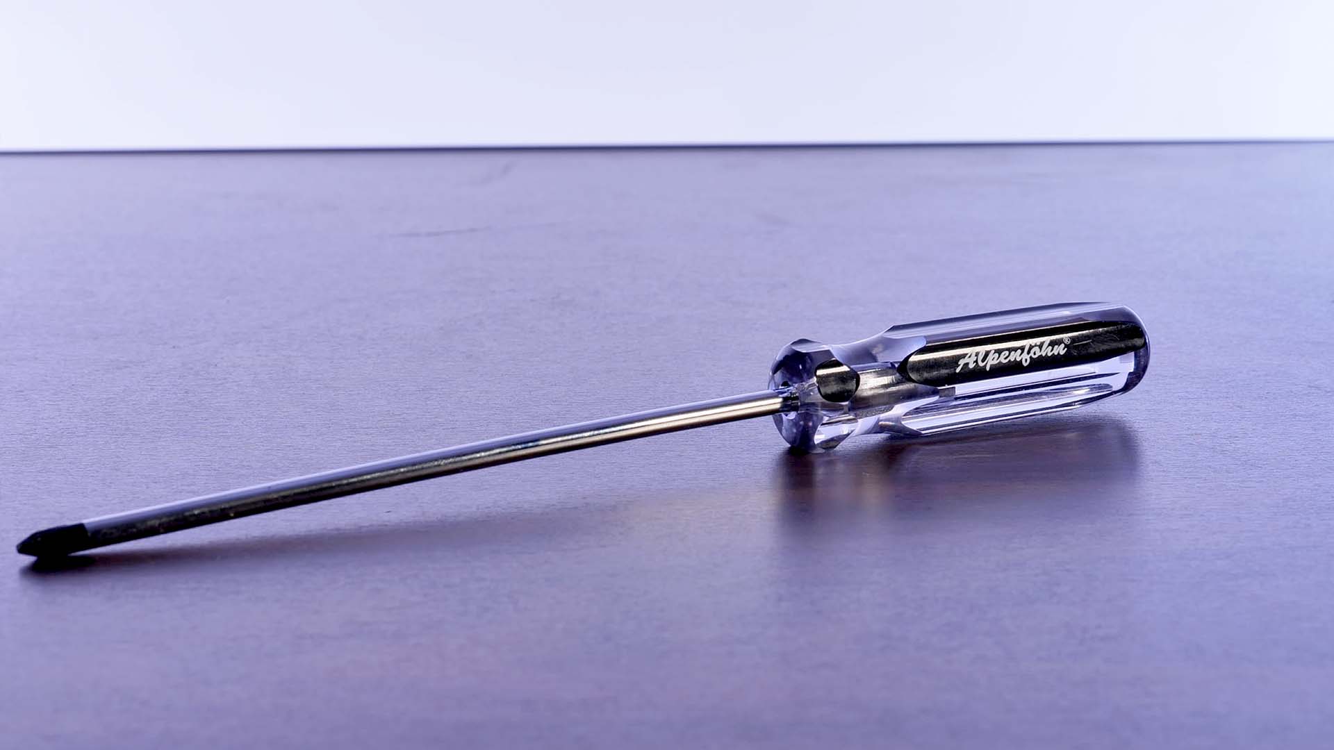 alpenfoehn-broken-3-screwdriver