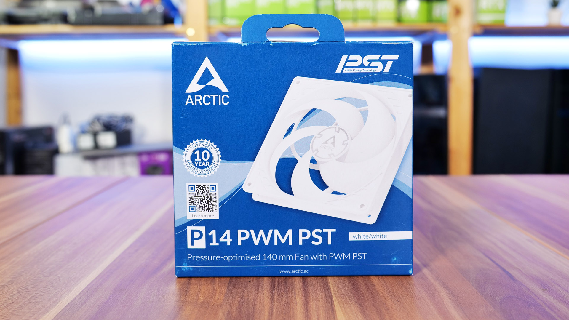 Arctic P14 PWM (White/Transparent)