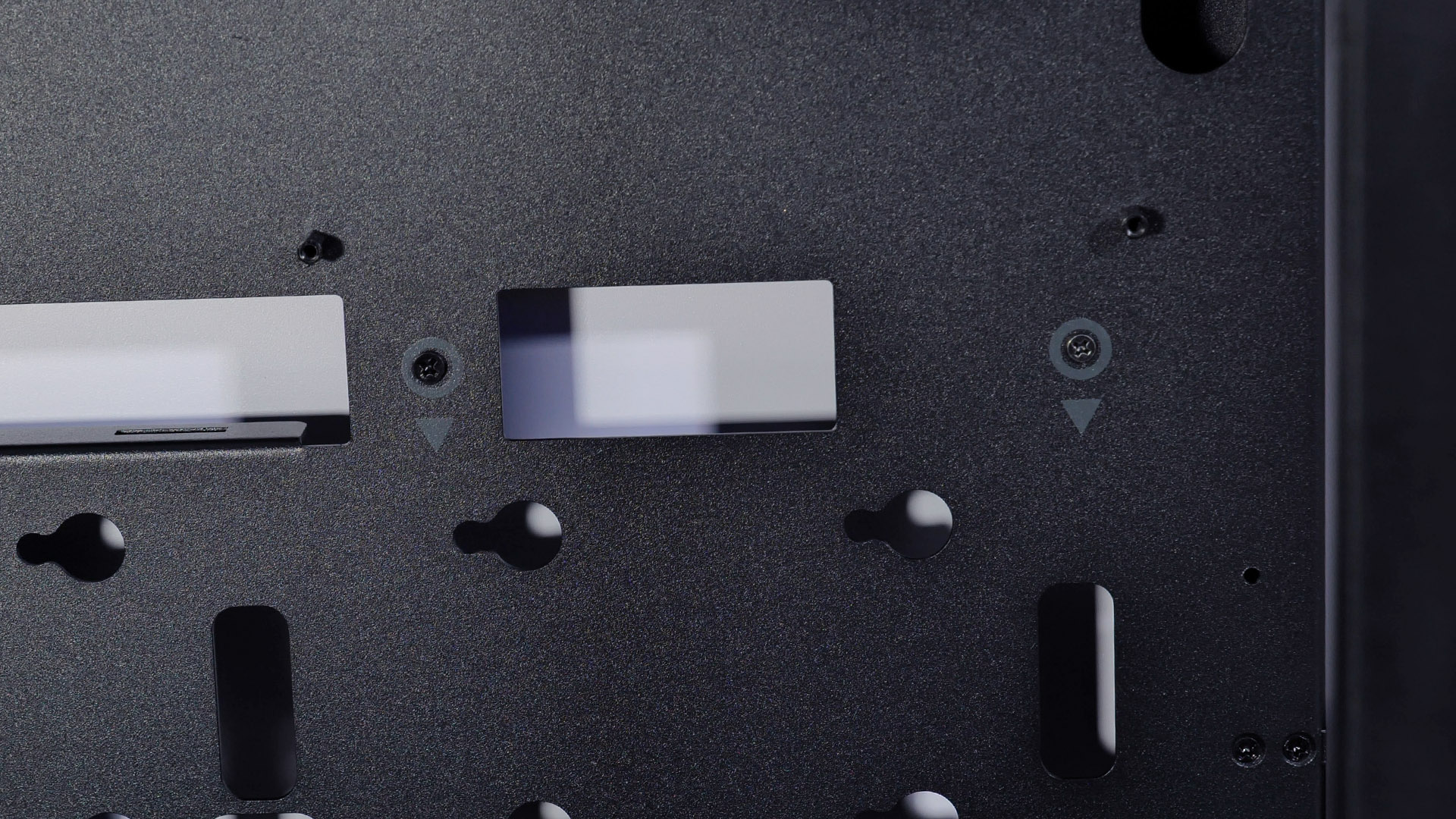 azza-cast-screws