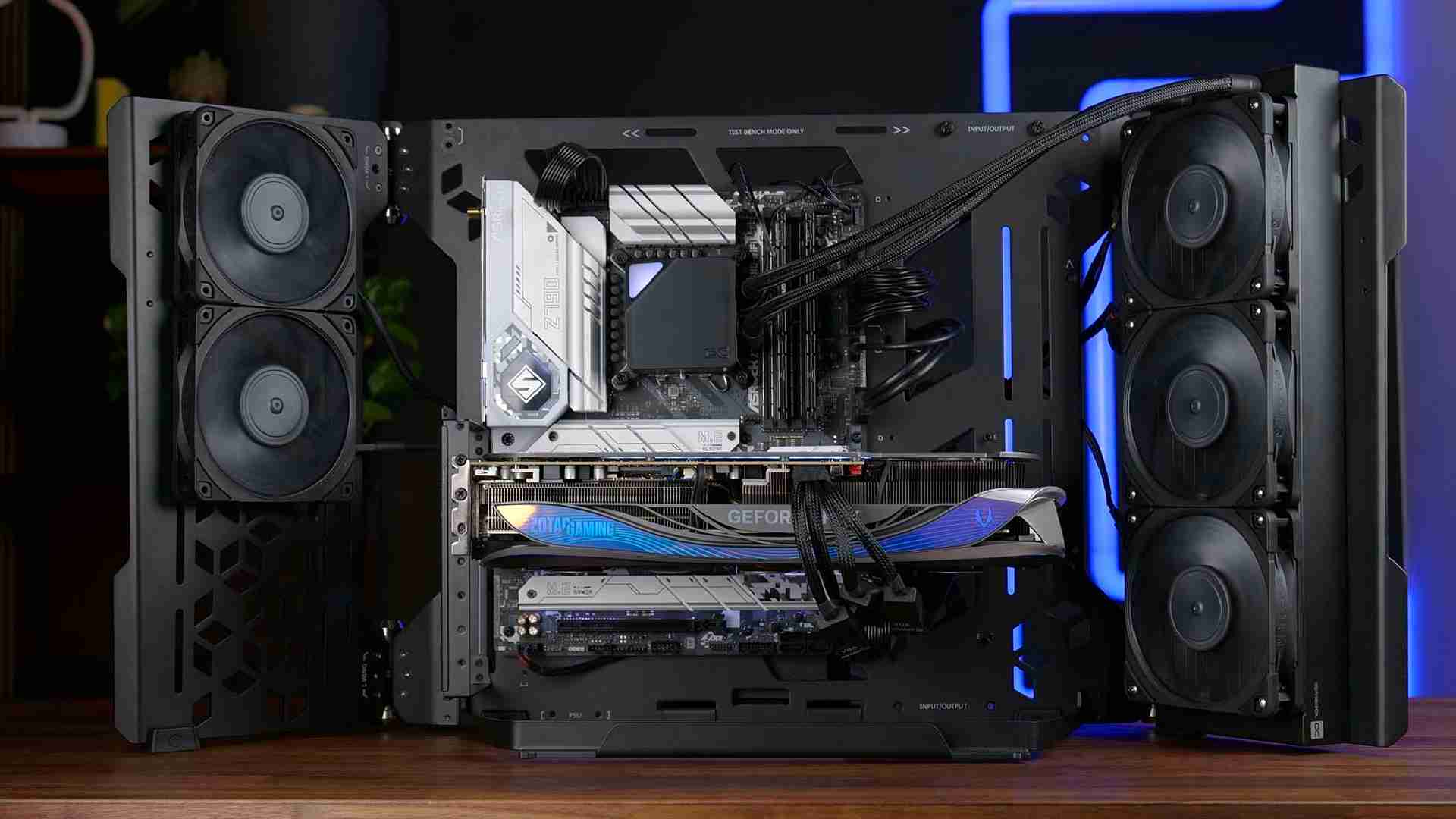 Cooler Master MasterFrame 700 Review