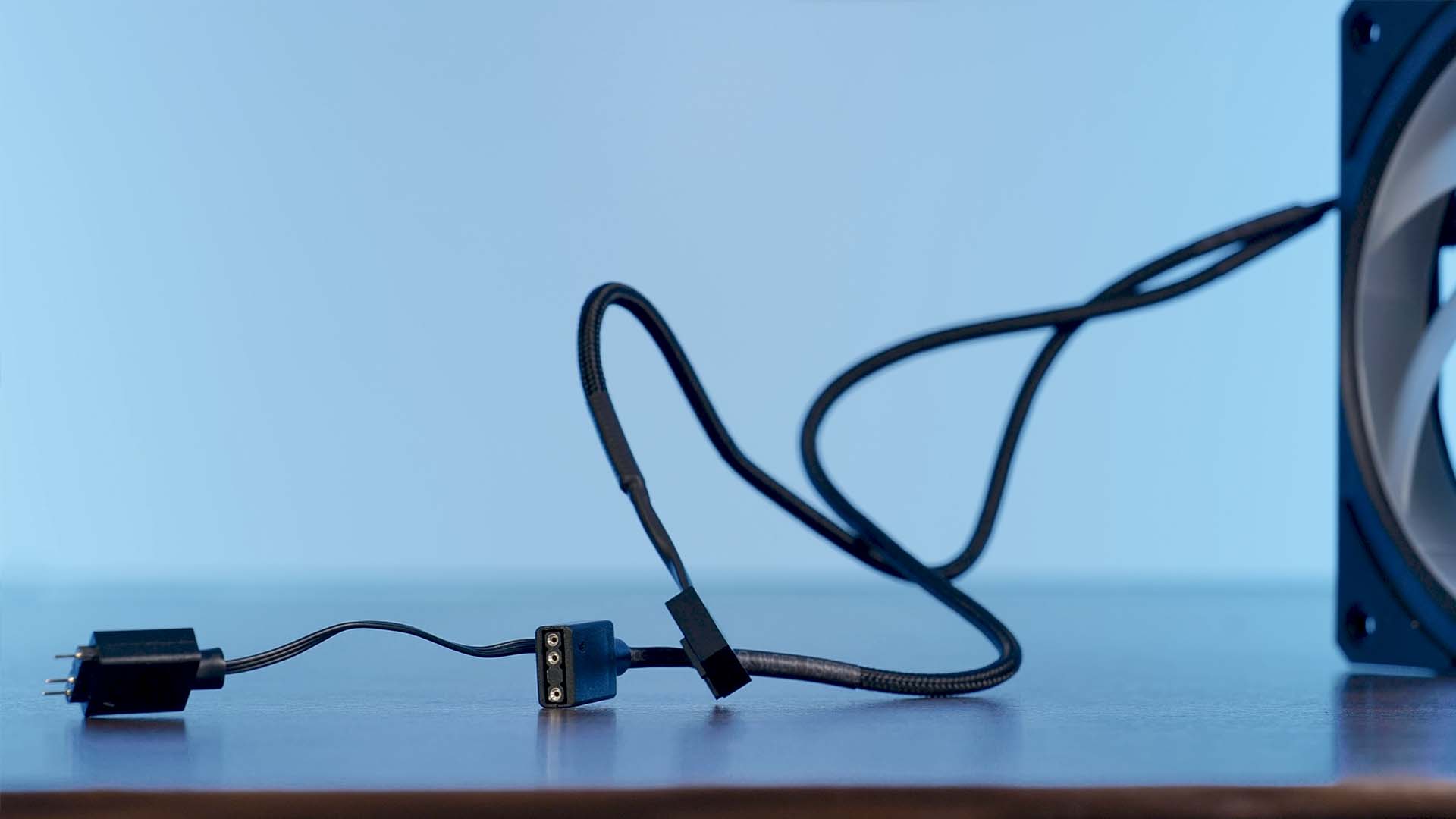 cooler-master-mobius-120P-cables