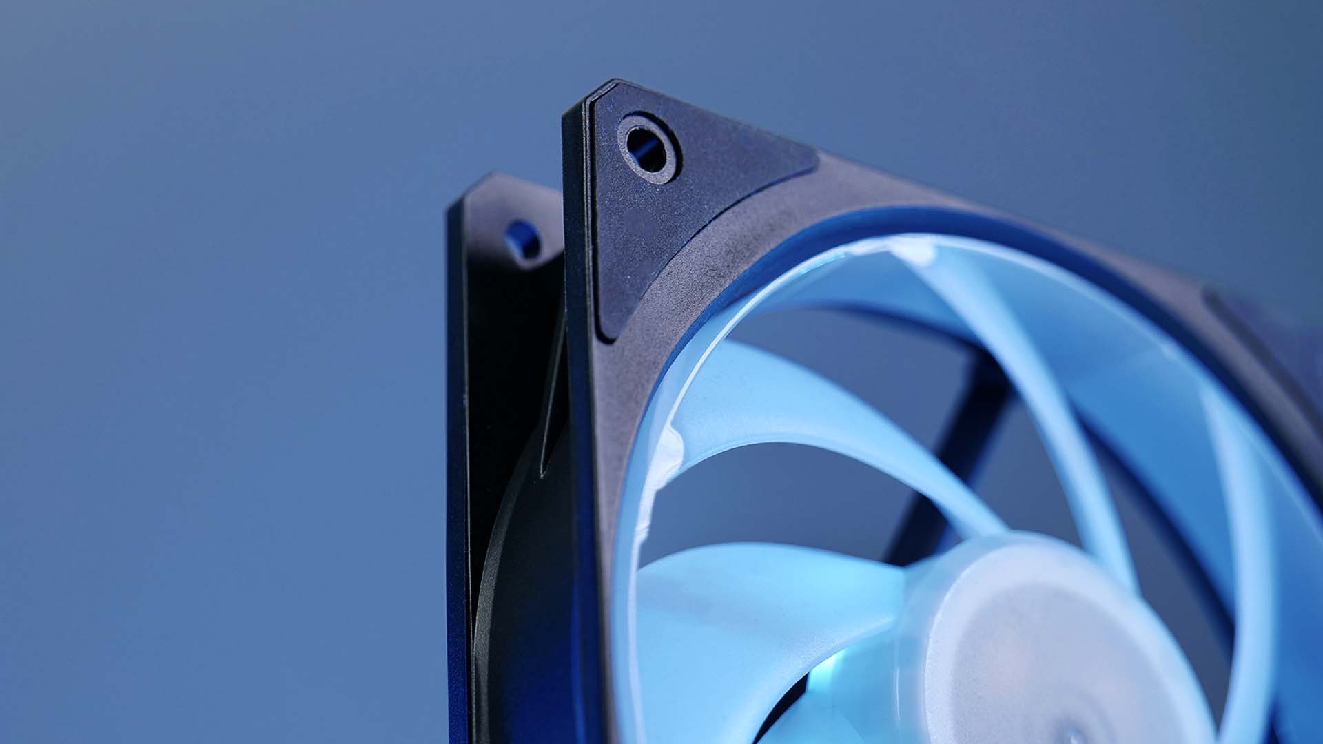 cooler-master-mobius-120P-design9