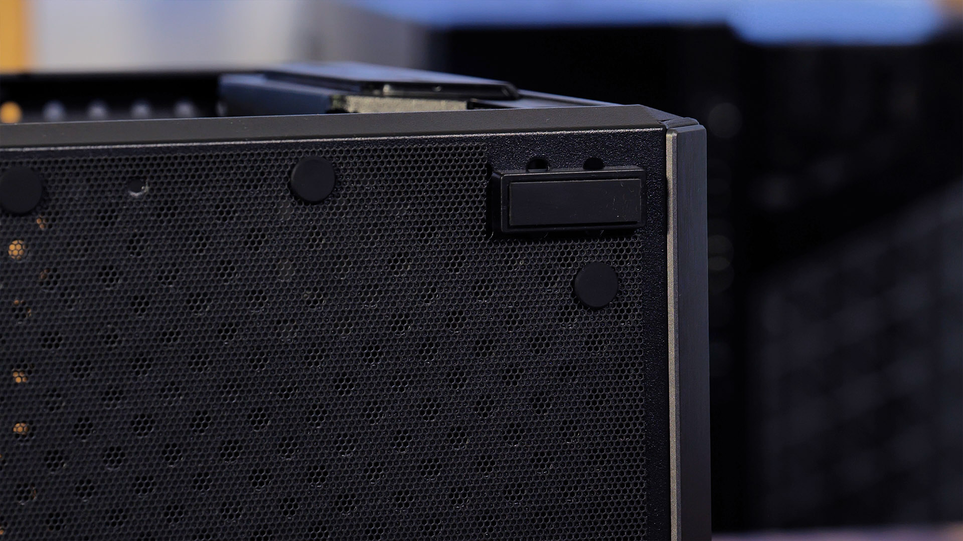 coolermaster-masterbox-q500l-botton
