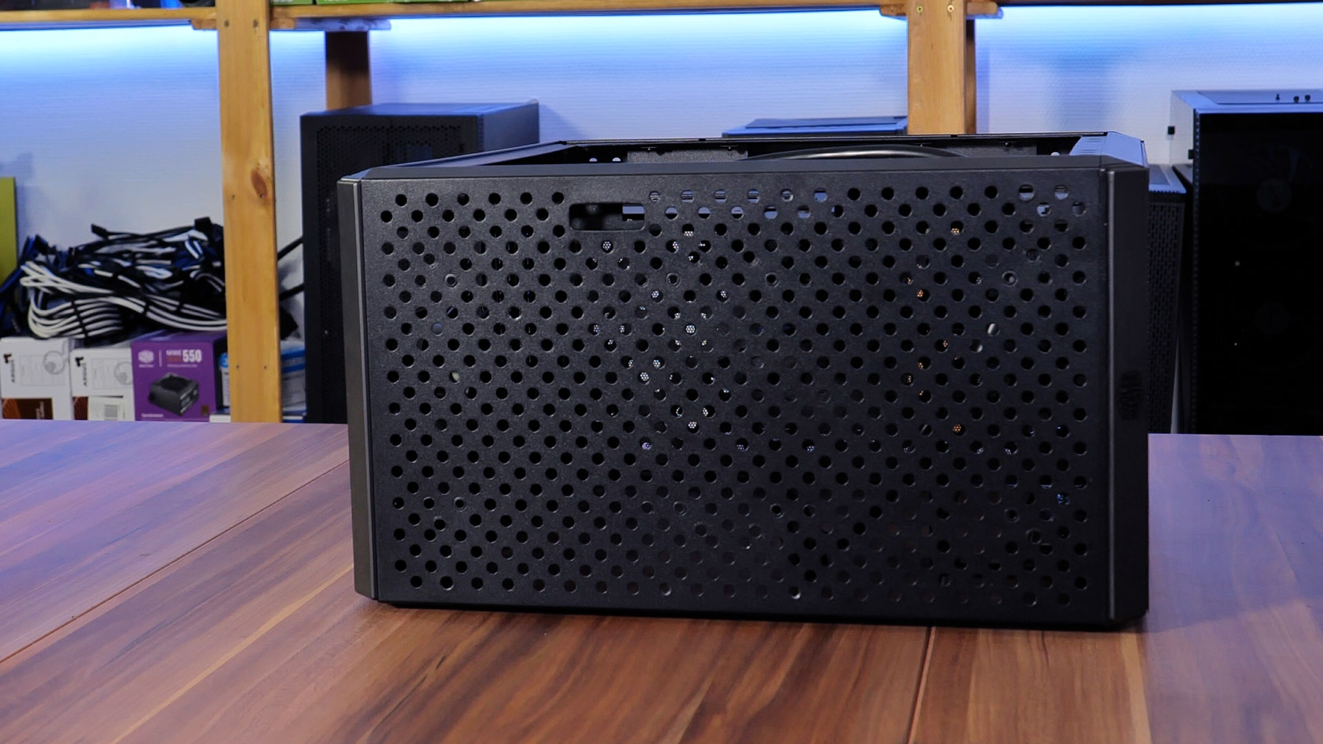 coolermaster-masterbox-q500l-swisscheese
