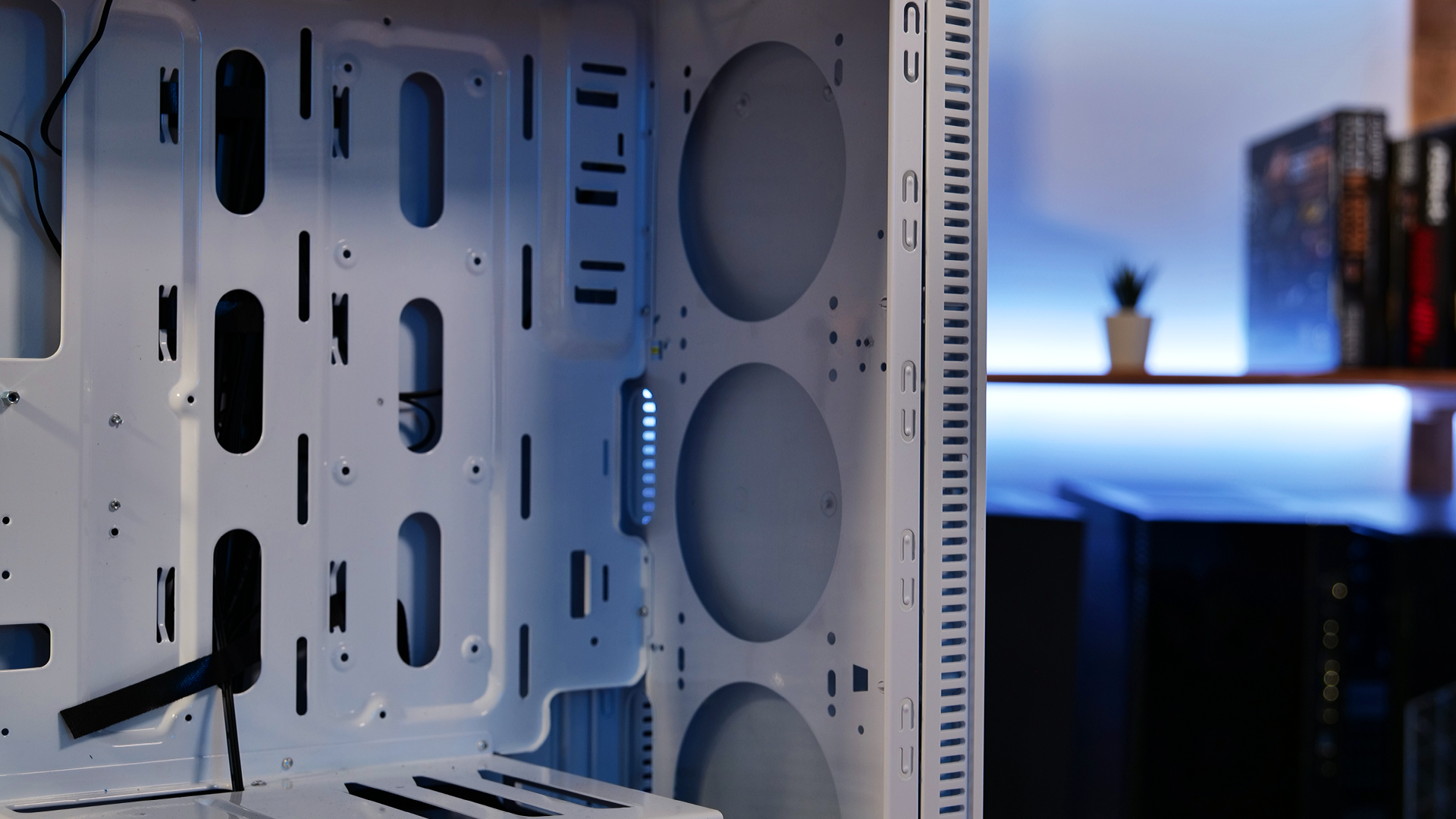 inter-tech-x908-infini2-front-air