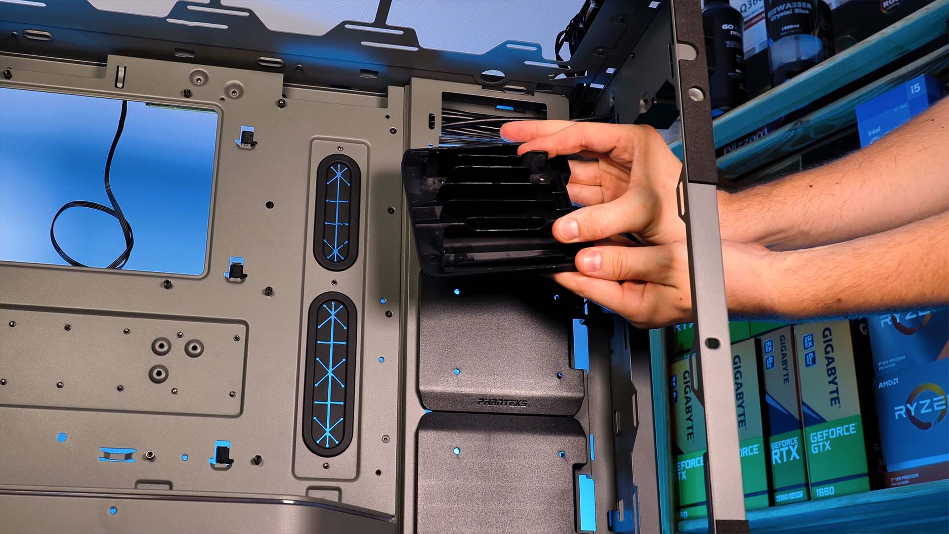 phanteks-enthoo-719-side