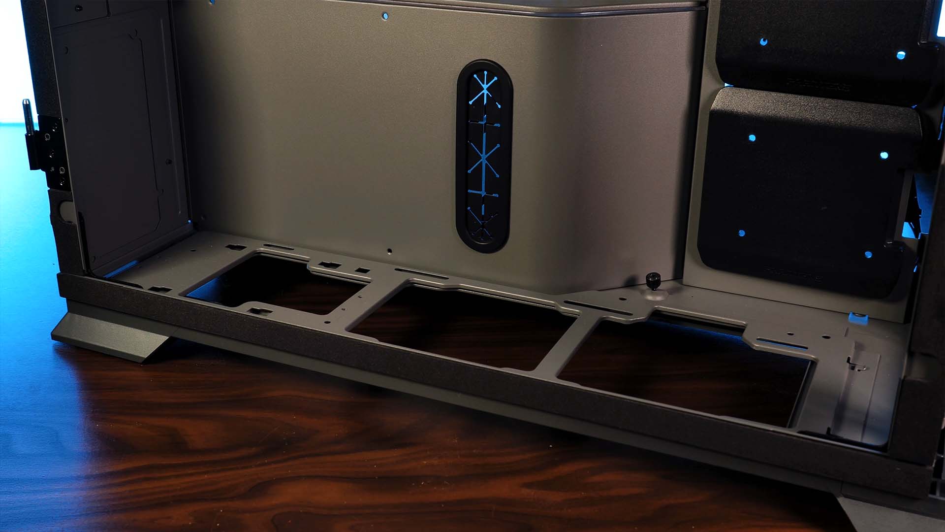 phanteks-enthoo-719-rad