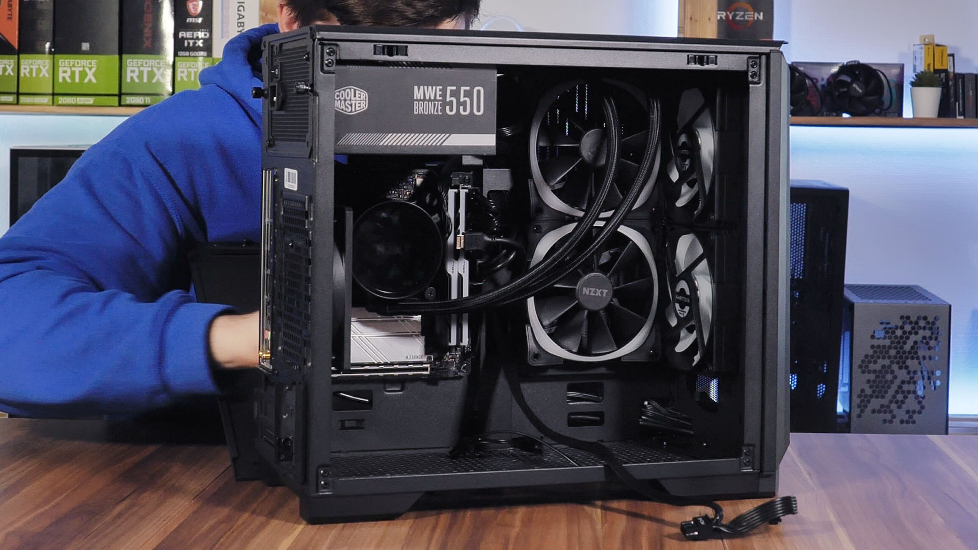 phanteks-eclipse-p200a-drgb-fans-center