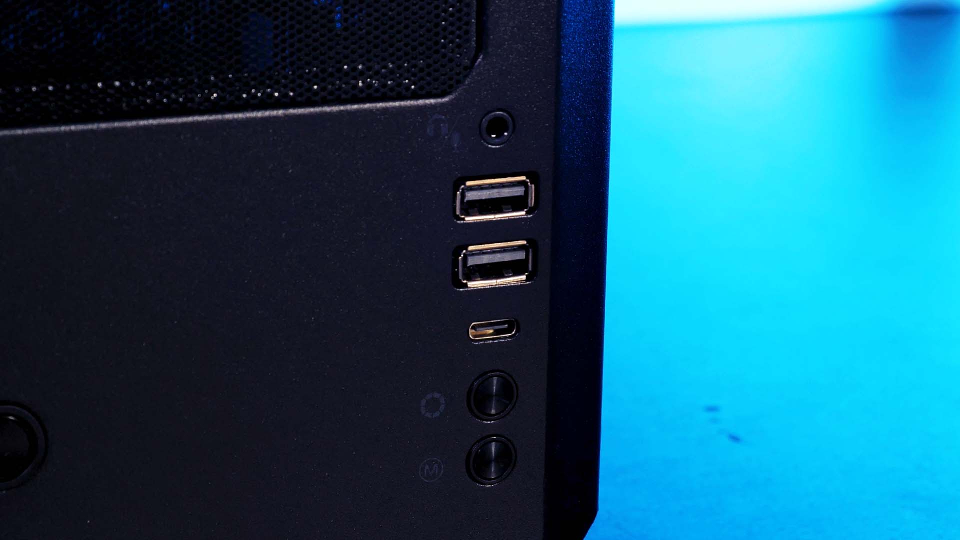 phanteks-p500A-io