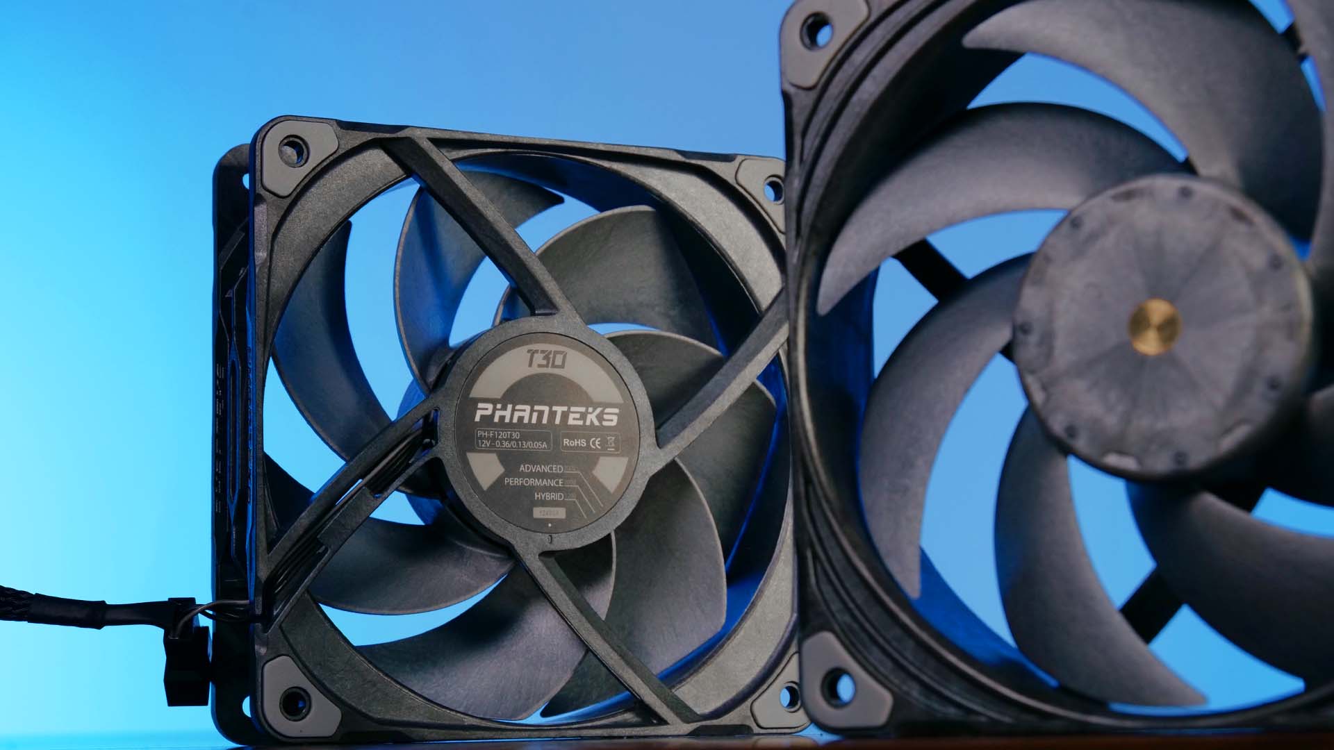 phanteks-t30-design